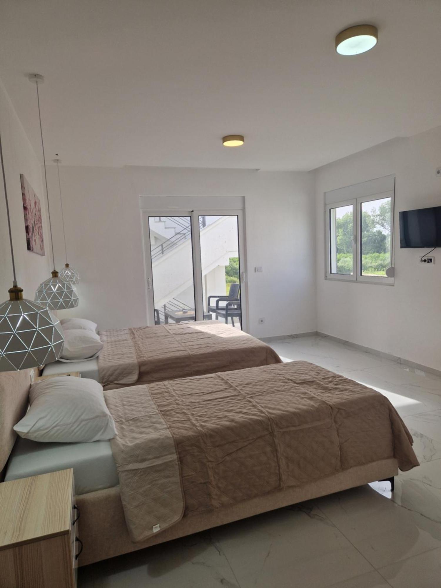 Ivana Apartments 乌尔齐尼 外观 照片